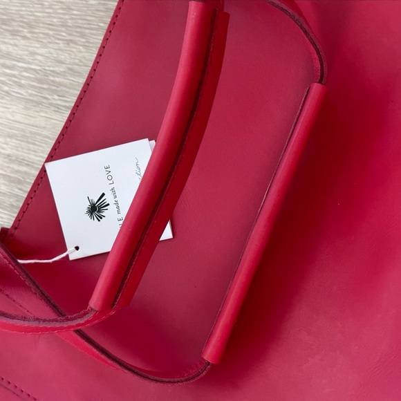 Noonday Collection: NWT: 100% Leather : Red with Blue Interior - Picture 6 of 10